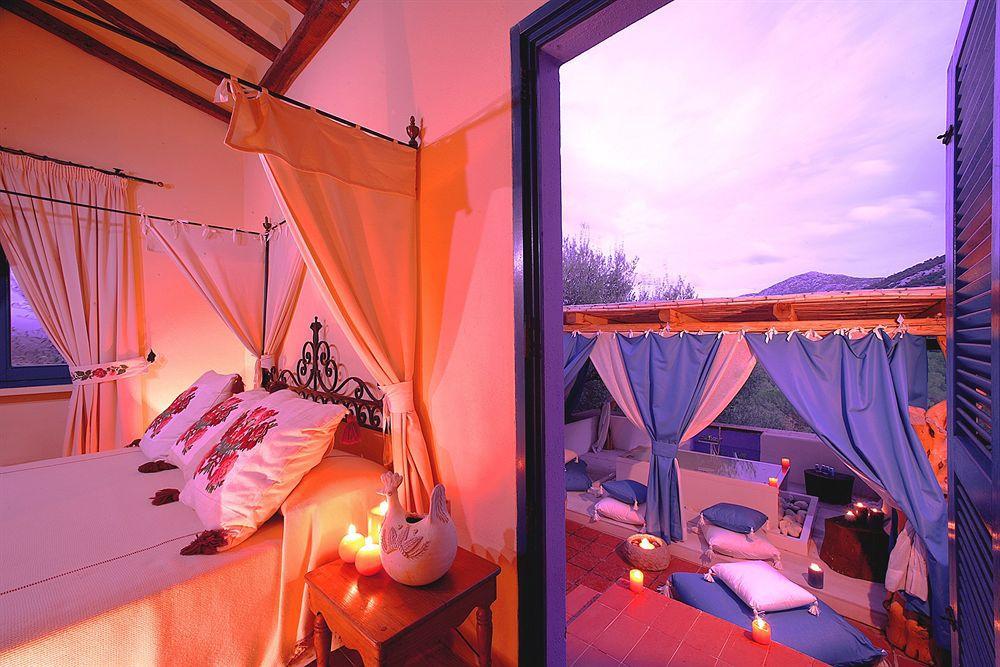 Su Gologone Hotel Oliena Exterior photo