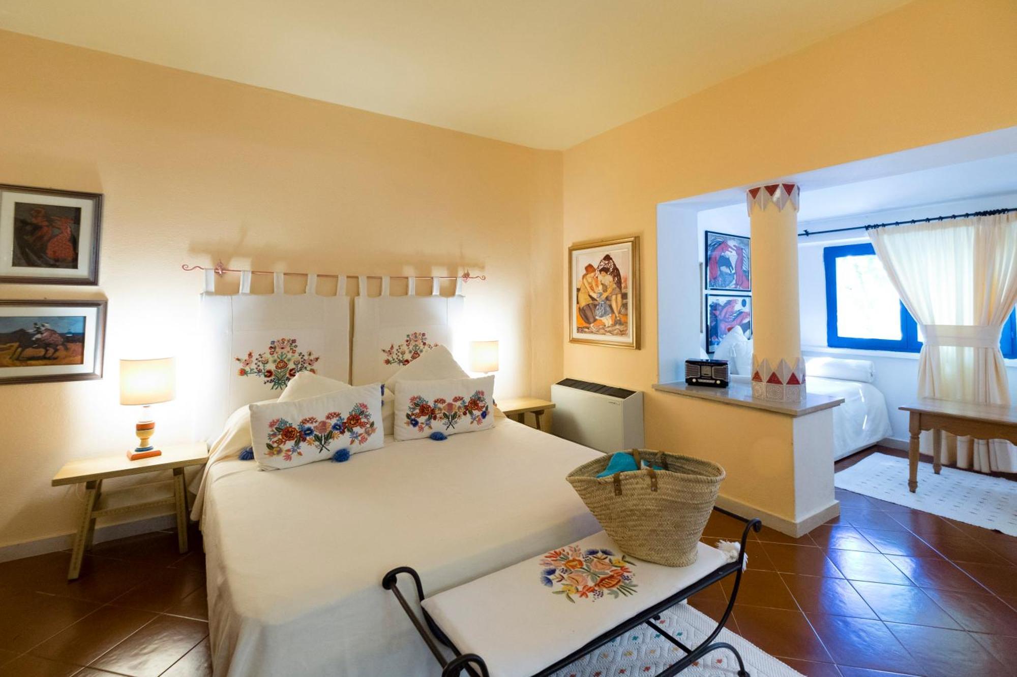 Su Gologone Hotel Oliena Exterior photo