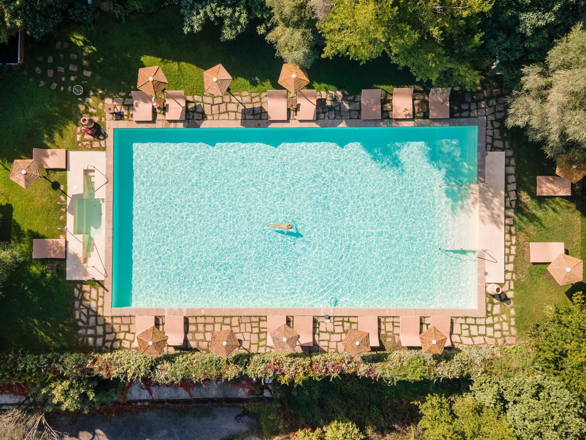 Su Gologone Hotel Oliena Exterior photo