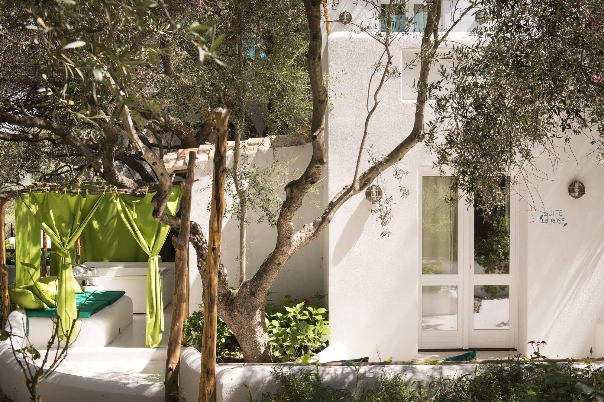 Su Gologone Hotel Oliena Exterior photo