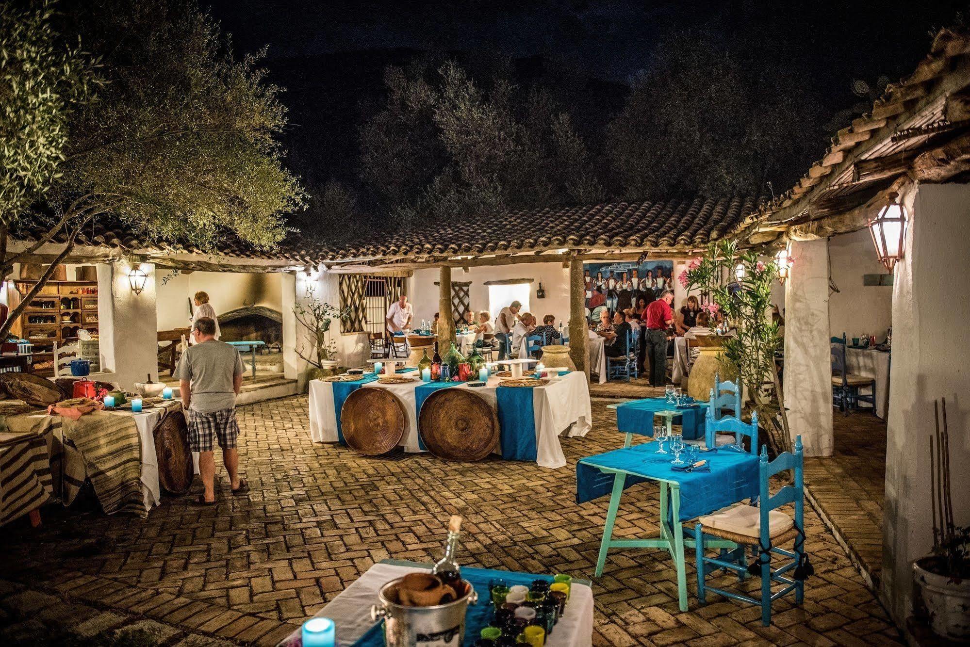 Su Gologone Hotel Oliena Exterior photo